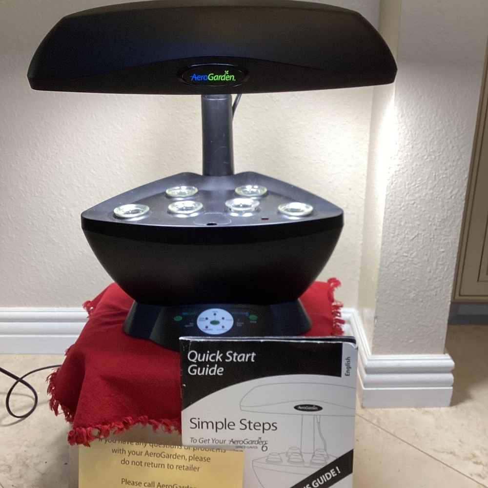 Home AeroGarden Space Saver 6